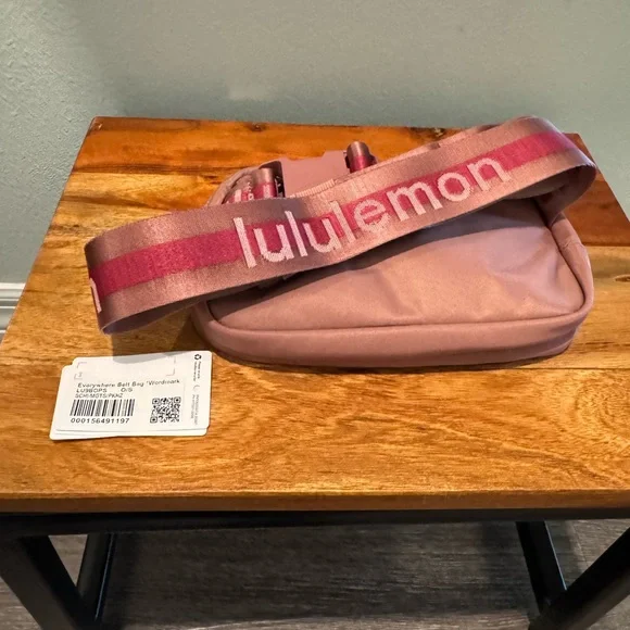 Lululemon Everywhere Belt Bag 1L in Spiced Chai/Magenta Smoke/Pink Haze - Picture 6 of 9